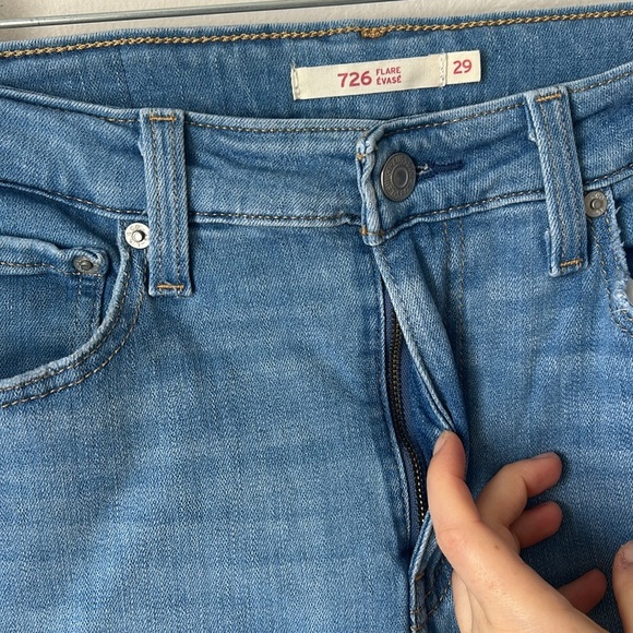 Levi's 726 high rise flare jeans Light Wash Blue size 29 - Picture 5 of 10